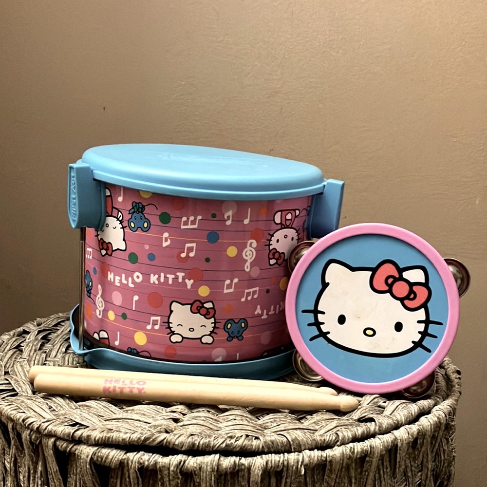 Hello Kitty drum set